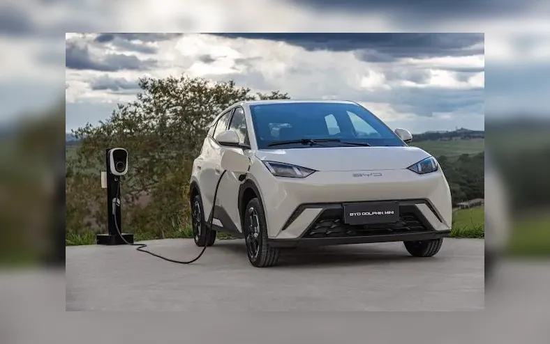 Carros elétricos e painéis solares ficam mais caros no Brasil - Imagem