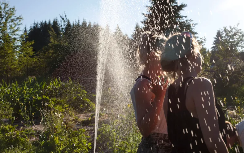 Conheça a comunidade onde homens adultos não podem entrar - Imagem