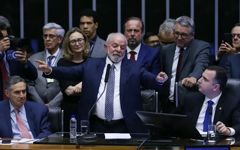 Crise entre Lula e o Congresso se acirra. É lenha na fogueira de 2026 - Imagem