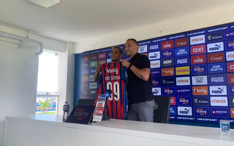 "Ele escolheu o Bahia" diz Cadu Santoro em apresentação de atacante - Imagem