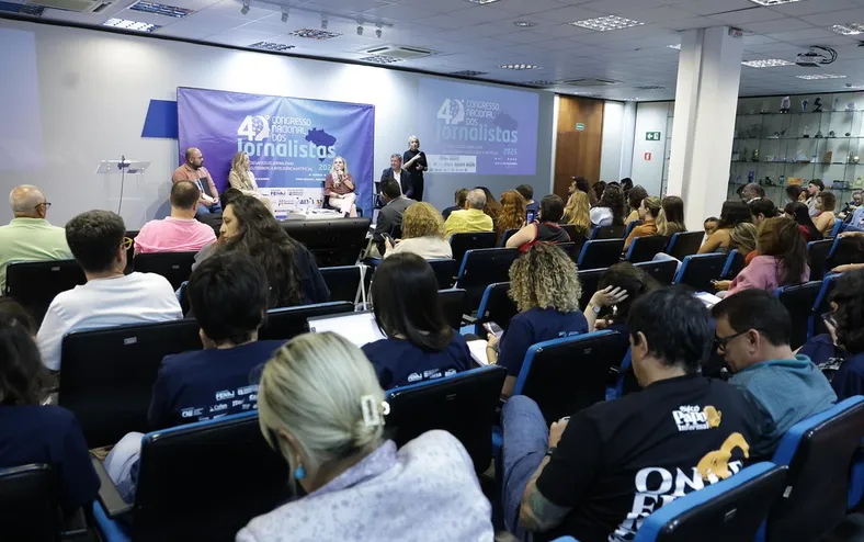 FENAJ debate precarização, regulação da IA e empossa nova diretoria - Imagem