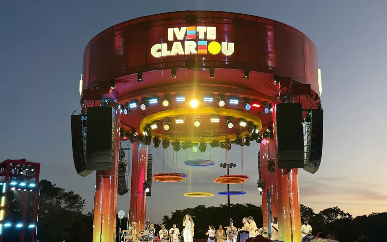 Ivete Clareou encanta Salvador com convidados e clima de micareta - Imagem