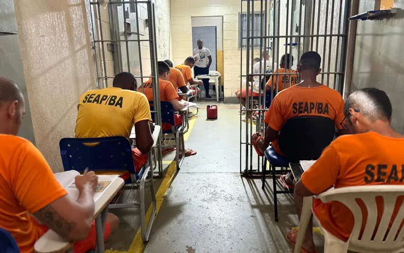 Mais de 5 mil detentos realizam Enem na Bahia - Imagem