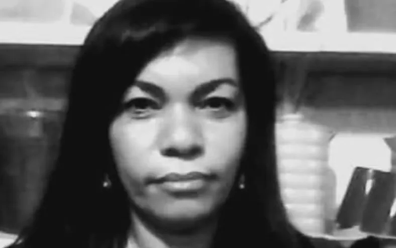 Mulher morre eletrocutada em extensão usada para ligar tanquinho na Bahia - Imagem