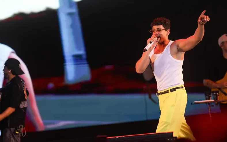 Nova febre do forró: Léo Foguete domina Arena A TARDE com hits virais - Imagem