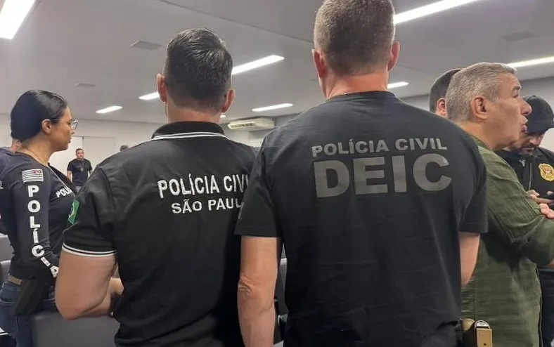 Suspeitos de lavar dinheiro do PCC são alvos de operação policial - Imagem