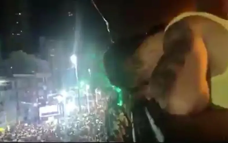Ba-Vi no Carnaval! Relembre jogadores flagrados curtindo a folia em Salvador - Imagem