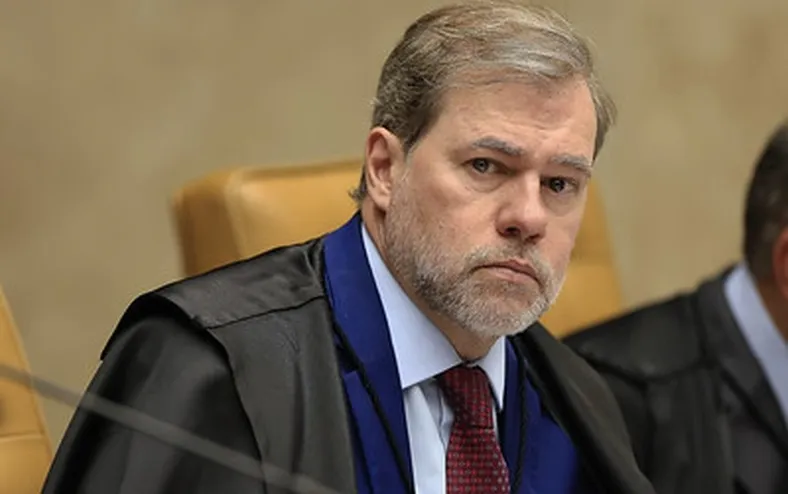 Banco Master: Toffoli reage a críticas e explica por que manteve investigação no STF - Imagem