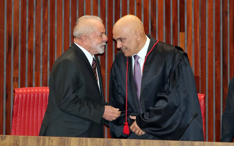Criminosos tentam expedir mandados de prisão contra Lula e Moraes - Imagem