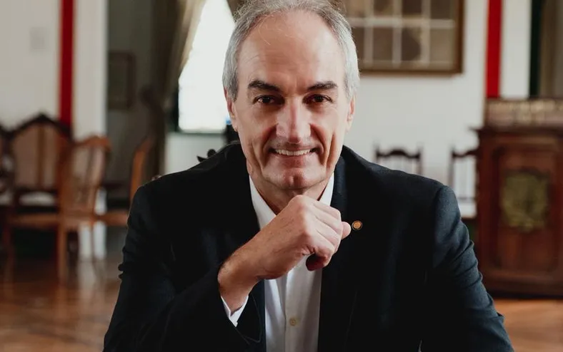 E aí? Até quando vão colocar mais carga no burro? - Imagem