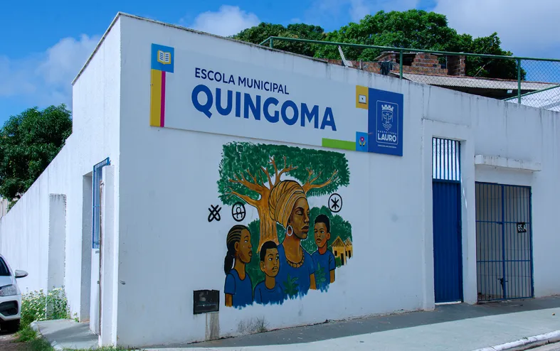 Escola municipal inaugura Biblioteca Antirracista em Lauro de Freitas - Imagem