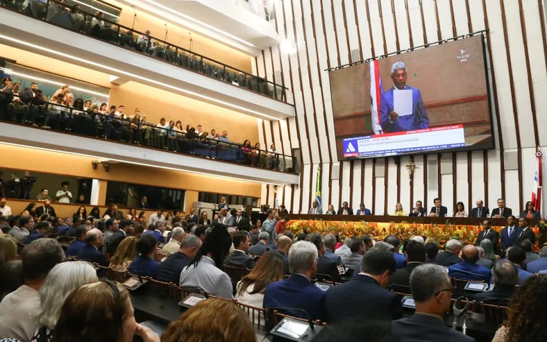 Governo da Bahia apresenta balanço bilionário da educação na Alba - Imagem