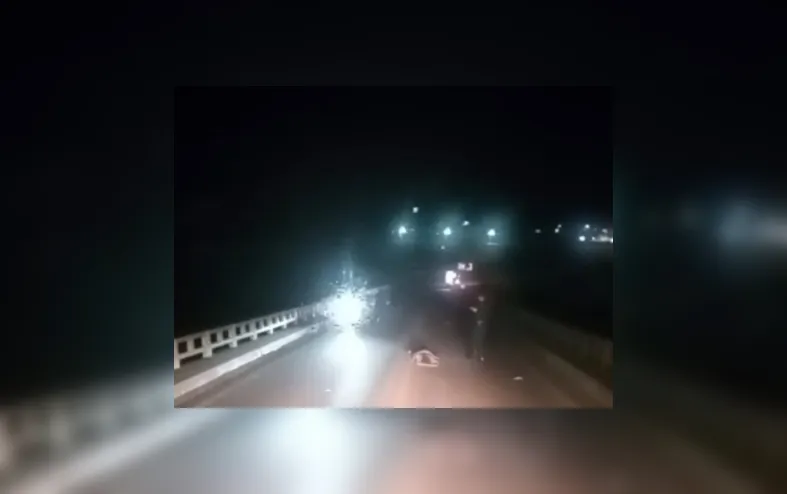 Mulher de 22 anos morre ao cair de ambulância em movimento na Bahia - Imagem