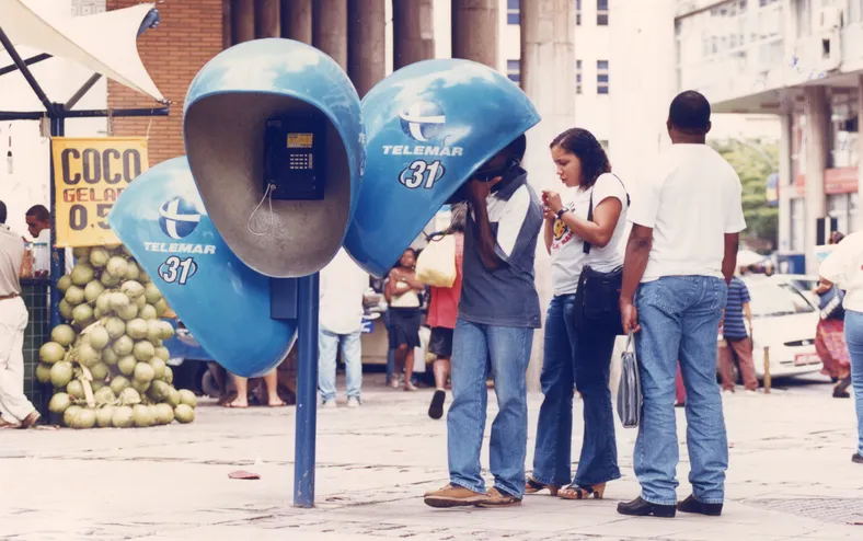 Primeiro orelhão da Bahia foi instalado em 1972 - Imagem
