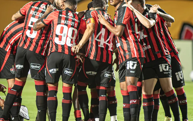 “Traições da minha parte” jogador do Vitória pede perdão à esposa - Imagem