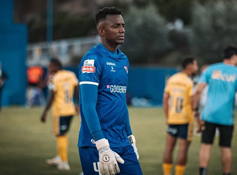 Alvo do Bahia, goleiro prioriza permanecer no futebol europeu - Imagem