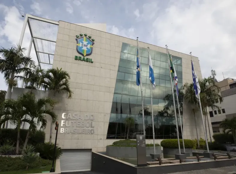 Bahia e Vitória dão salto histórico no ranking de clubes da CBF - Imagem