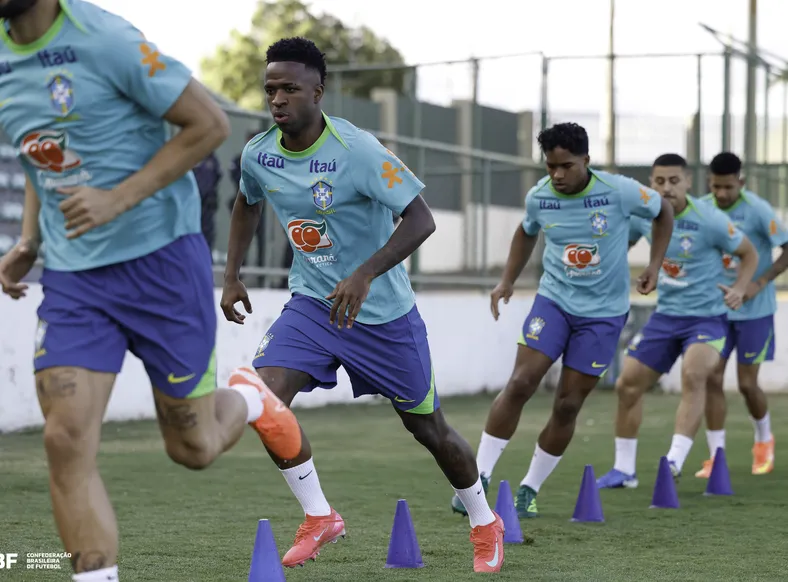 Brasileiro assina com o Lyon até Copa do Mundo para conseguir destaque - Imagem