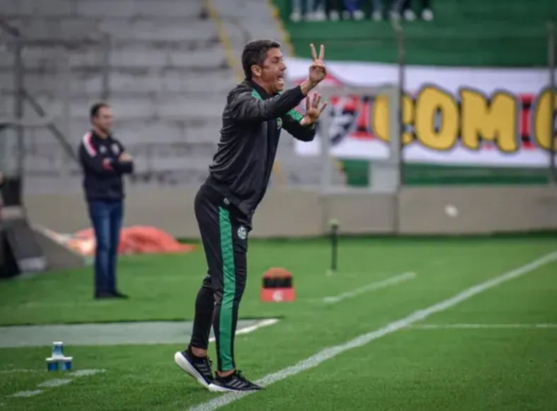 Ex-Vitória, Carpini deixa o Juventude com o rebaixamento na bagagem - Imagem