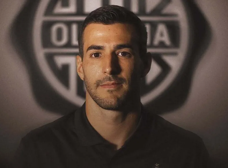 Ex-Vitória é anunciado por clube que disputa competição internacional - Imagem