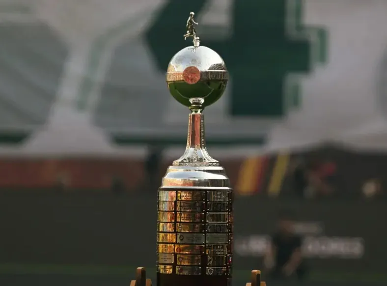 Possível rival brasileiro do Bahia na pré-Libertadores demite técnico - Imagem