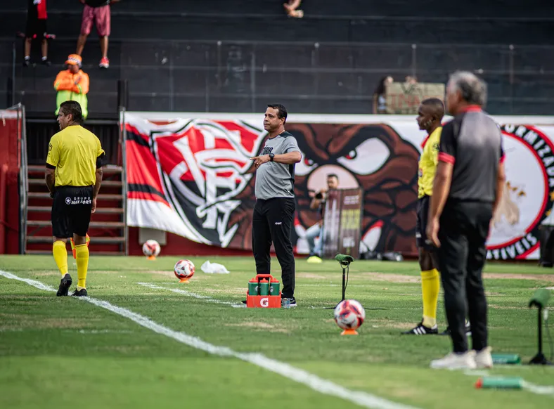 Rodrigo Chagas dá recado à equipe alternativa do Vitória após estreia - Imagem