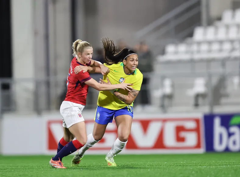 Seleção Brasileira sucumbe para Noruega e interrompe tabu de 29 anos - Imagem