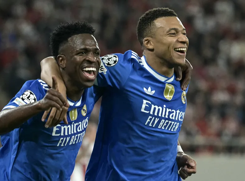 Vini Jr. brilha na Champions e Mbappé diz: "É horrível enfrentar ele" - Imagem