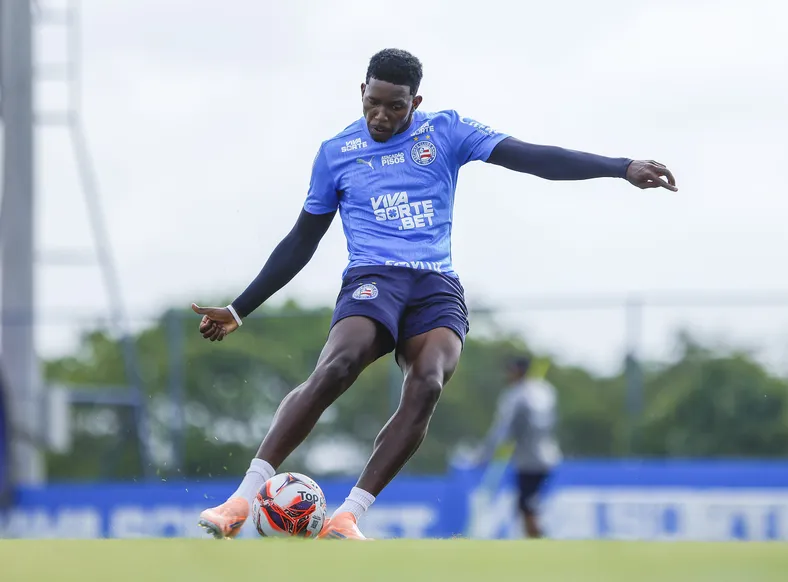 Com joias da base, Bahia divulga relação para duelo com Bahia de Feira - Imagem