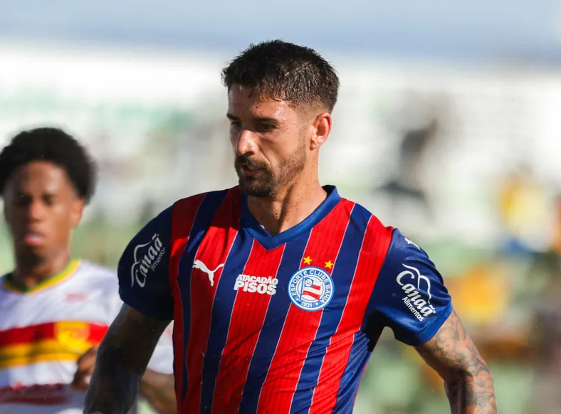 Everaldo marca, mas Bahia cede empate à Juazeirense no Baianão - Imagem