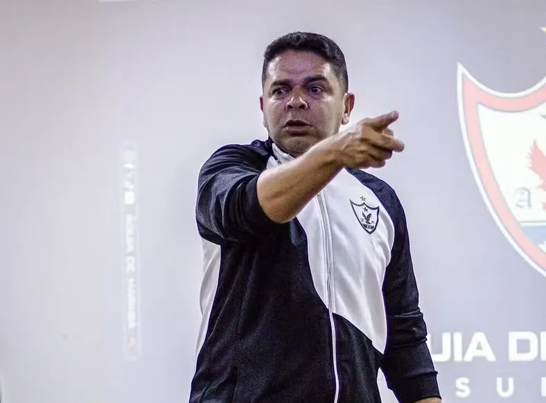 Morre treinador de clube tradicional após uma semana na UTI; confira - Imagem