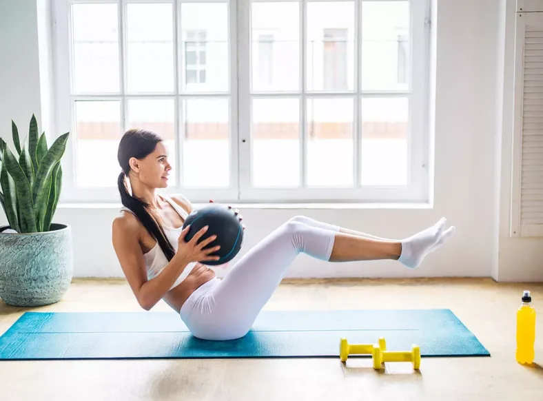 Treinos em casa dão resultados? Especialista explica como ter evolução - Imagem
