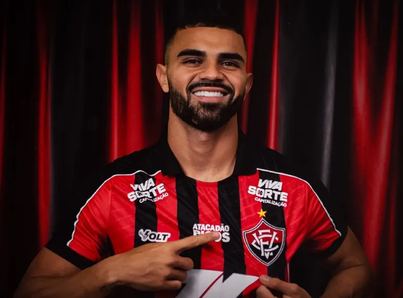 Vitória anuncia chegada de atacante destaque no futebol europeu - Imagem