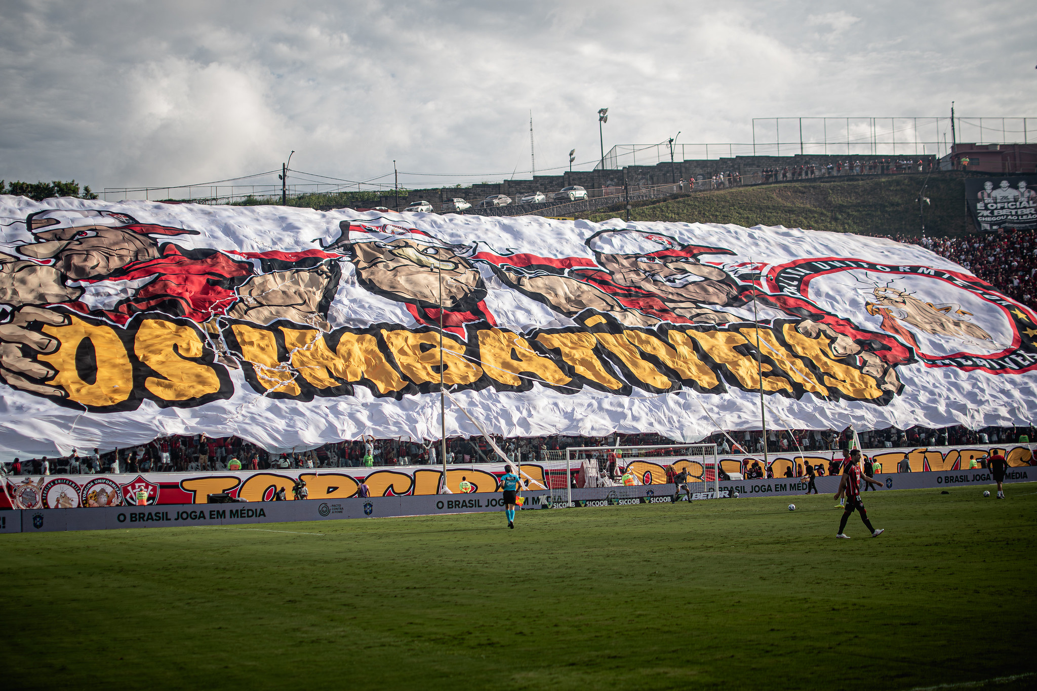 Vitória avalia pagar multa para contar com Erick em jogo decisivo