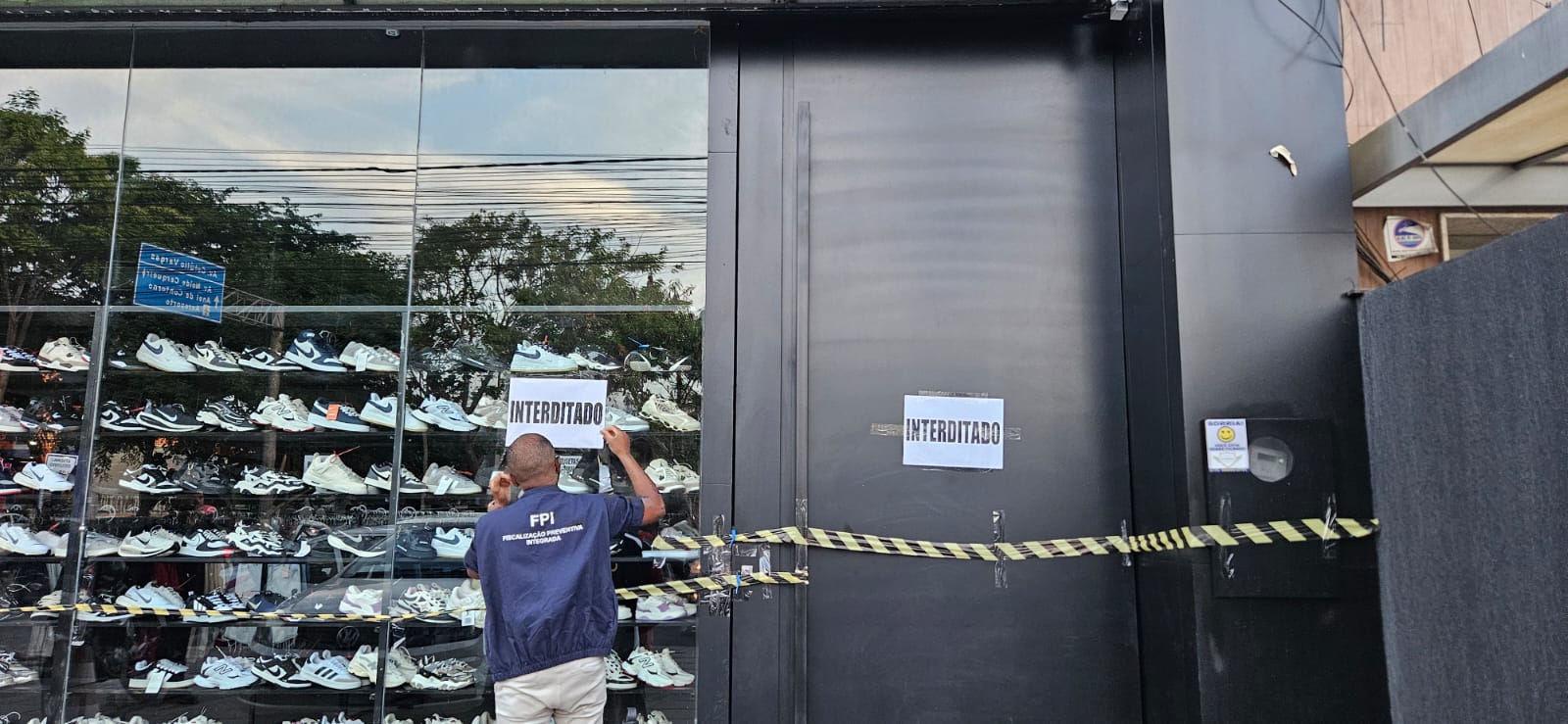 Servidor público é morto a tiros dentro de bar; mulher ficou ferida