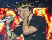 Fãs relatam queimaduras causadas por pulseiras em show de Luan Santana - Imagem