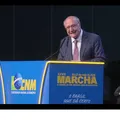 Alckmin é recebido com vaias e aplausos em Marcha de Prefeitos imagem