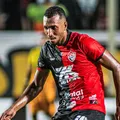 Além de Lucas Braga, confira outros jogadores que decepcionaram no Vitória imagem