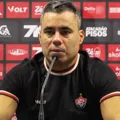 Após derrota, Jair Ventura descarta pedir reforços para o Vitória imagem