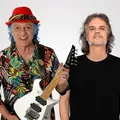 Armandinho e Dadi celebram 50 anos em show intimista em Salvador imagem
