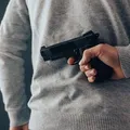 Armas de fogo foram usadas em 47% das mortes de mulheres no Brasil imagem