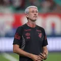 Bahia é exaltado por técnico do Athletico: "Não é fácil para ninguém" imagem
