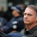 Bolsonaro apresenta queda de inflamação e melhora na UTI imagem