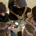 Brasil cria legislação para proteger menores de 18 anos na internet imagem