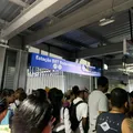 BRT atrasa abertura e deixa estações lotadas em Salvador imagem