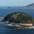 'Caribe' brasileiro se esconde entre paredões de pedra; conheça imagem