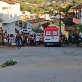 Carro desgovernado invade casa e mata avó e neto no interior da Bahia imagem