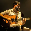 Clássicos de Djavan e Chico invadem o Teatro Gamboa imagem