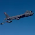 Conheça o B-52: arma mortal dos EUA usada contra o Irã imagem
