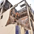Demolição de prédio revive trauma de moradores no Stiep: “Nem consigo ver” imagem